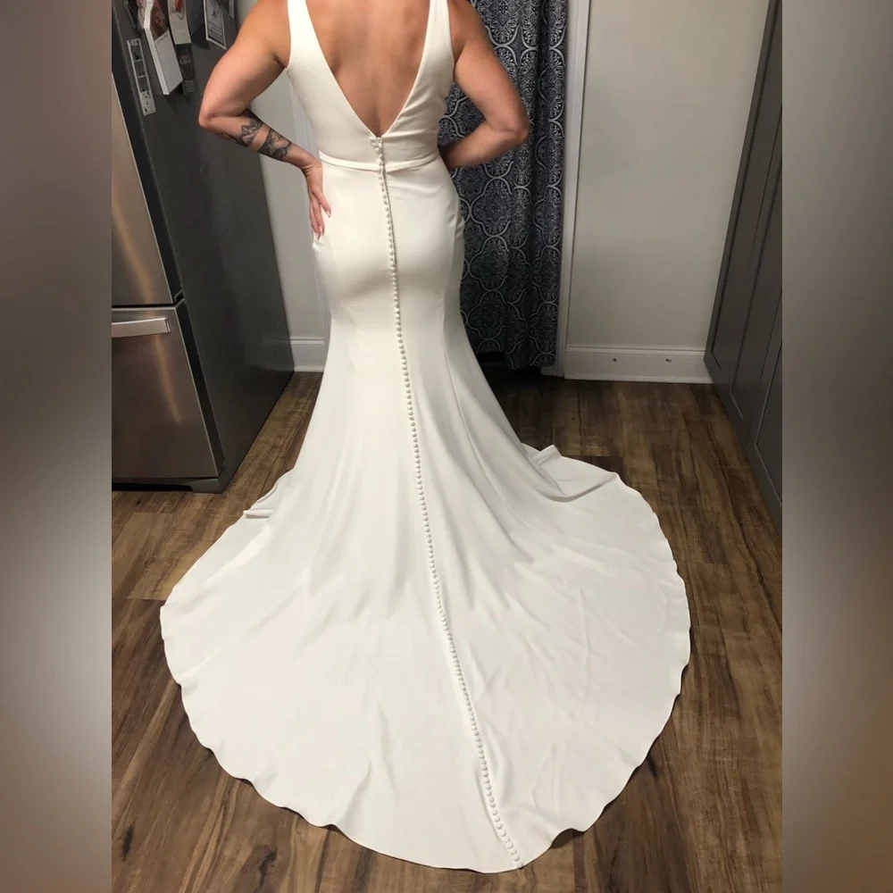 Brand new with tags Maggie Sottero size 8 wedding dress - Picture 3 of 5